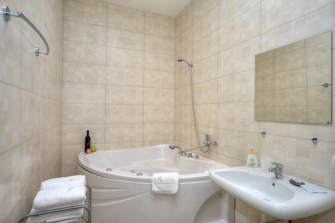 Best Season Apart Hotel Kiev Esterno foto